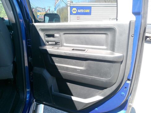 Used 2014 RAM 3500 Tradesman w/ Chrome Appearance Group image 35