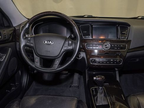 Used 2014 Kia Cadenza Premium w/ Luxury Package image 2