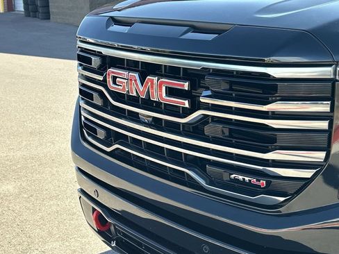 Used 2025 GMC Sierra 1500 AT4 w/ AT4 Premium Package AWD/4WD image 31