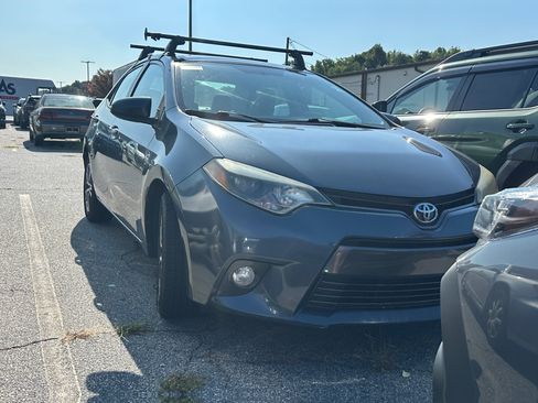 Used 2016 Toyota Corolla LE FWD image 1