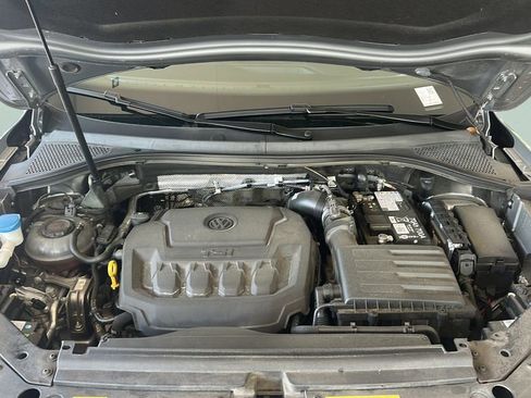 Used 2024 Volkswagen Tiguan SE R-Line image 25