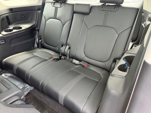 Certified 2025 Honda Pilot EX-L image 9