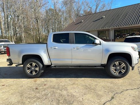 Used 2017 Chevrolet Colorado LT w/ LT Convenience Package image 5