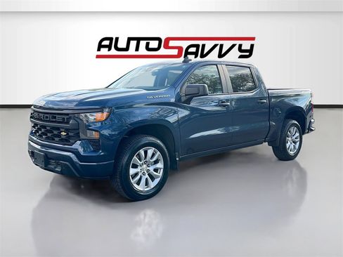 Used 2022 Chevrolet Silverado 1500 Custom image 3