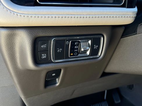 Used 2022 Lincoln Nautilus Reserve w/ Monochromatic Package image 15