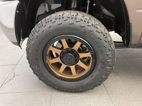 Used 2018 RAM 2500 Tradesman w/ Chrome Appearance Group image 10