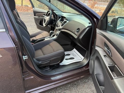 Used 2015 Chevrolet Cruze LT image 14