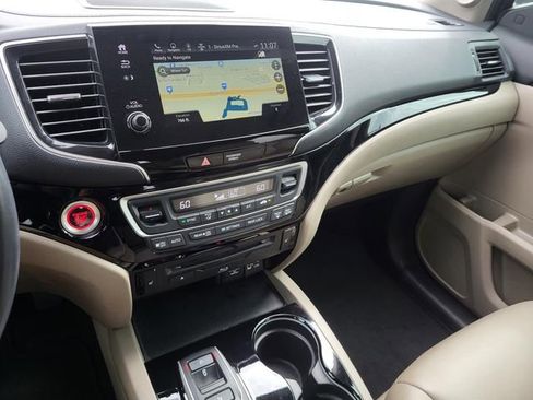 Used 2020 Honda Pilot Touring image 21