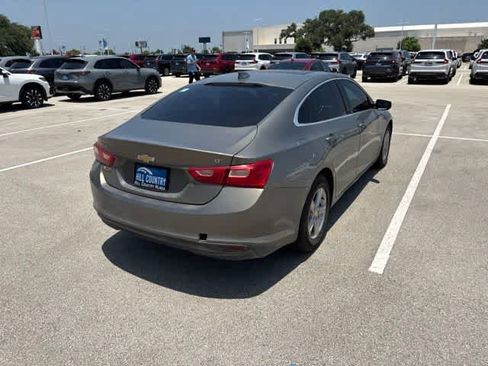 Used 2018 Chevrolet Malibu LT FWD image 5