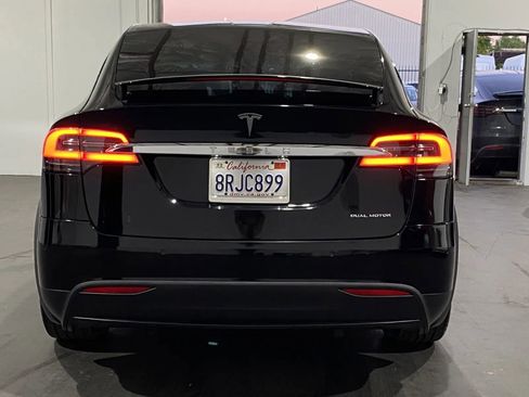 Used 2019 Tesla Model X image 3