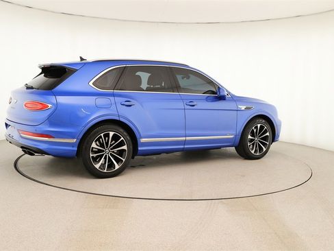 Used 2021 Bentley Bentayga Base image 7