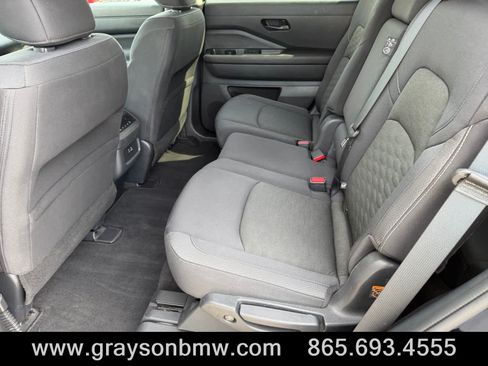 Used 2024 Nissan Pathfinder SV FWD image 13