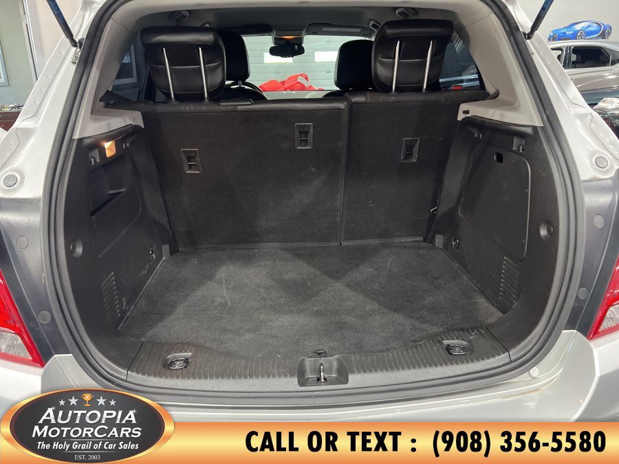 Used 2019 Chevrolet Trax LT w/ LT Convenience Package AWD/4WD image 18