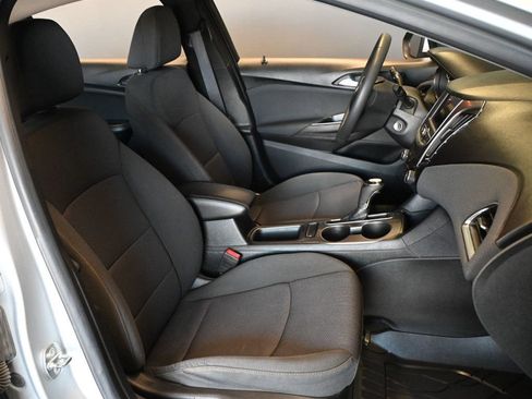 Used 2019 Chevrolet Cruze LS FWD image 13