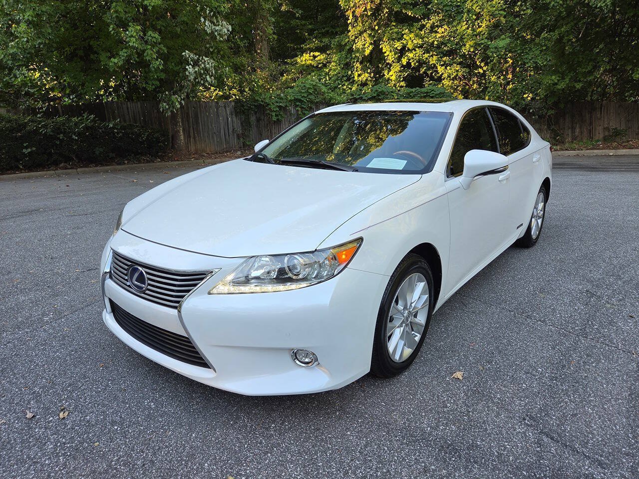 Used 2014 Lexus ES 300h w/ Luxury Package w/Bamboo Trim FWD image 1
