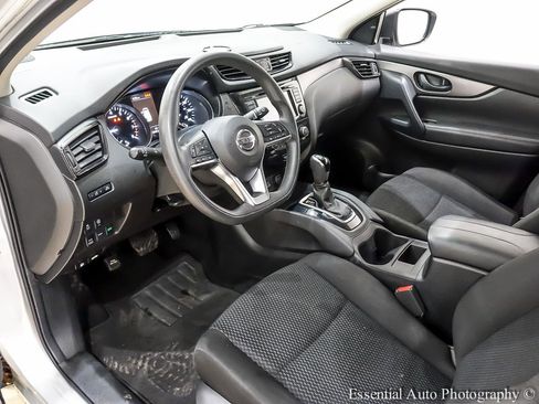 Used 2020 Nissan Rogue Sport S image 13