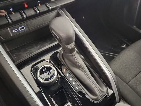 Used 2024 Chevrolet Colorado Trail Boss w/ Technology Package image 24