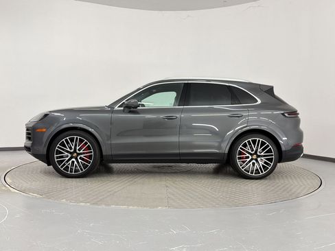 Certified 2025 Porsche Cayenne S AWD/4WD image 2