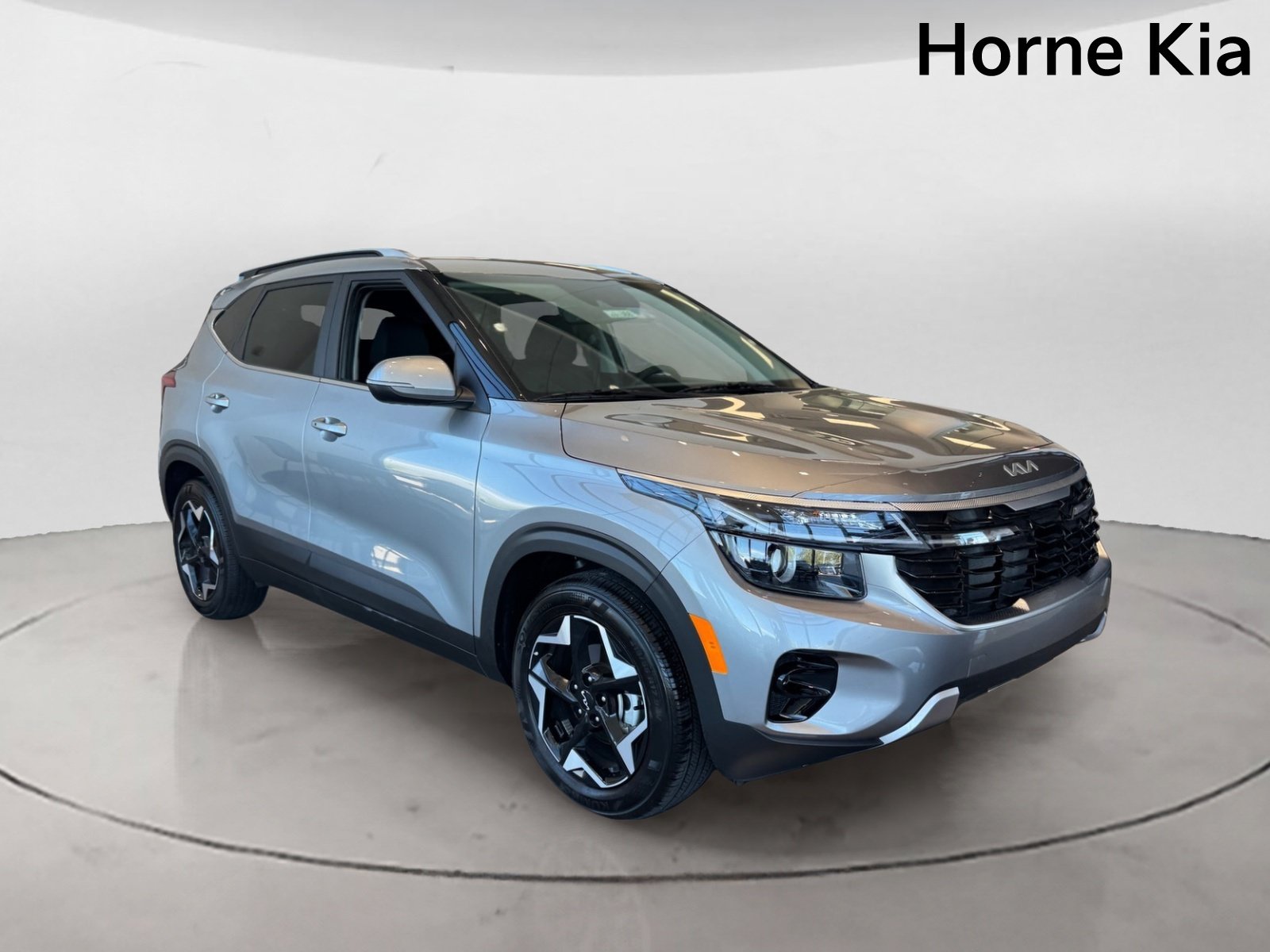 New 2026 Kia Seltos EX FWD image 2