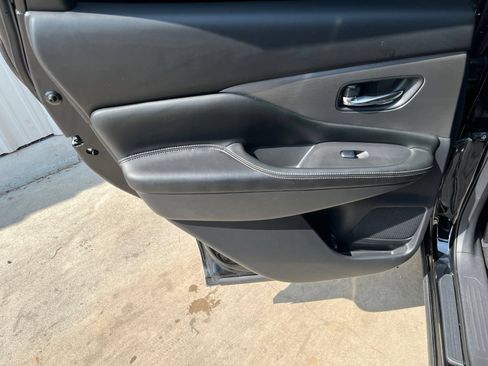 Used 2019 Nissan Murano S AWD/4WD image 13