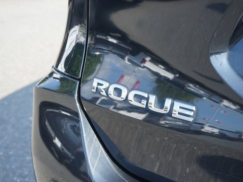 Used 2019 Nissan Rogue SV image 10