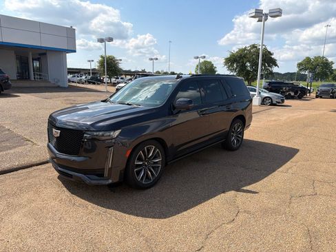 Used 2022 Cadillac Escalade Sport w/ Touring Package AWD/4WD image 2