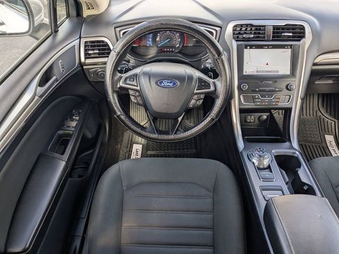 Used 2019 Ford Fusion SE image 15