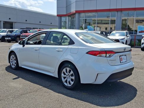 Used 2024 Toyota Corolla LE FWD image 5