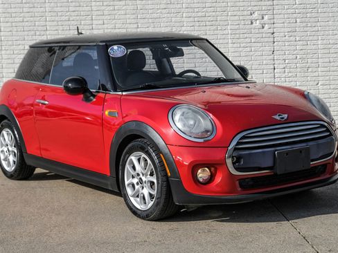 Used 2015 MINI Cooper 2-Door Hardtop image 5