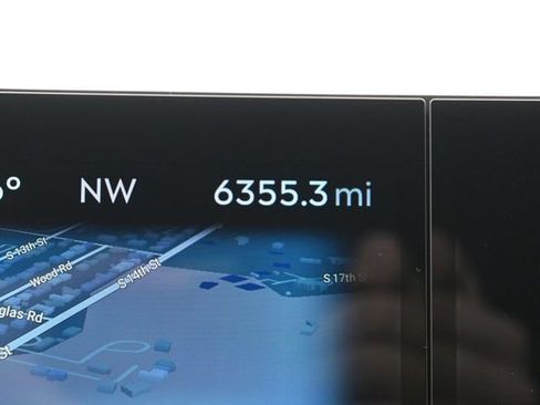 Used 2025 Lincoln Navigator Reserve AWD/4WD image 11