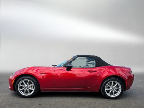 Used 2017 MAZDA MX-5 Miata Sport RWD image 29