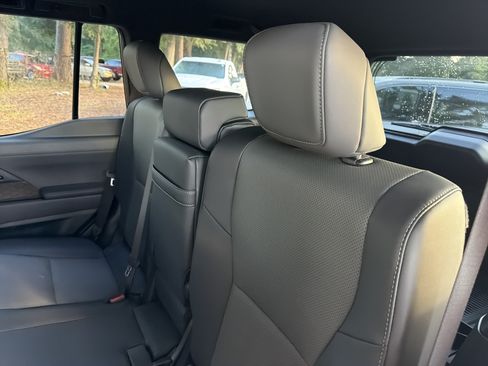 Certified 2024 Lexus GX 550 w/ Cold Area Package AWD/4WD image 31