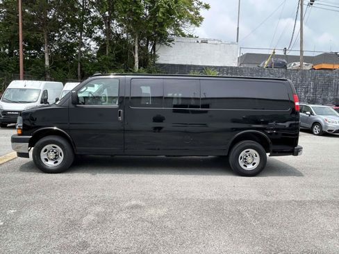 Used 2025 Chevrolet Express 3500 LT w/ LT Preferred Equipment Group RWD image 6