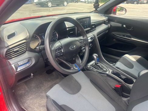 Used 2019 Hyundai Veloster 2.0 image 12