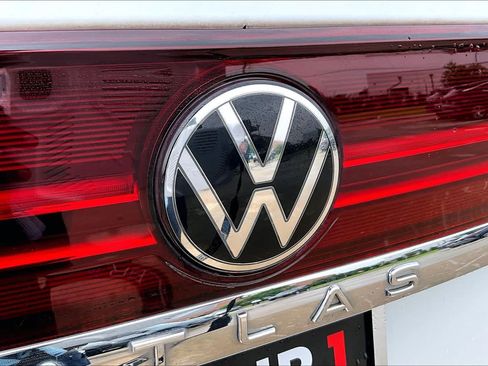 Used 2024 Volkswagen Atlas SE FWD image 30