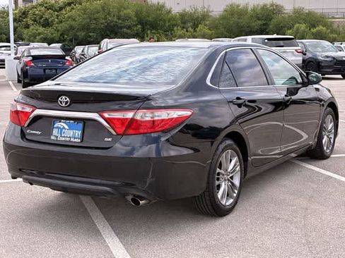 Used 2017 Toyota Camry SE FWD image 6