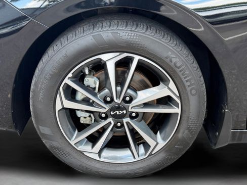 Used 2024 Kia Forte LXS w/ LXS Technology Package FWD image 36