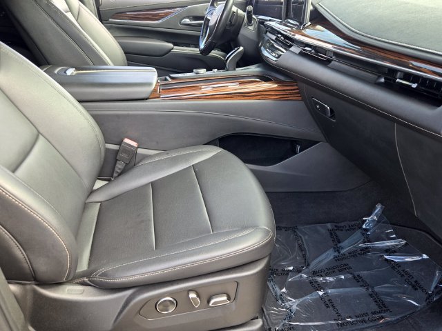 Used 2021 Cadillac Escalade Luxury RWD image 16