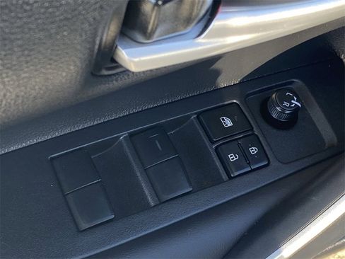 Certified 2025 Toyota Corolla SE image 21