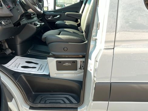 New 2025 Mercedes-Benz Sprinter 2500 image 17