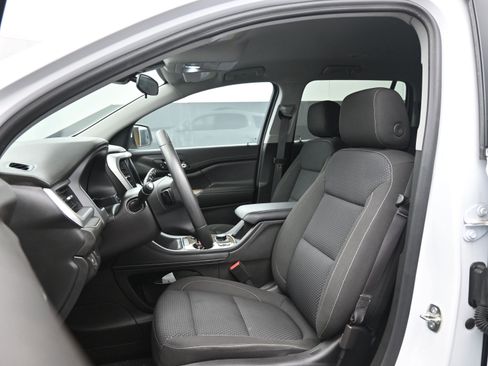 Used 2023 GMC Acadia SLE w/ Driver Convenience Package image 17