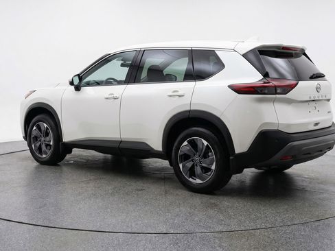 Used 2025 Nissan Rogue SV image 6