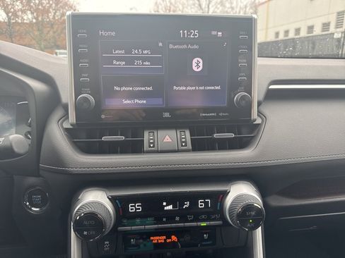 Used 2022 Toyota RAV4 Limited image 10