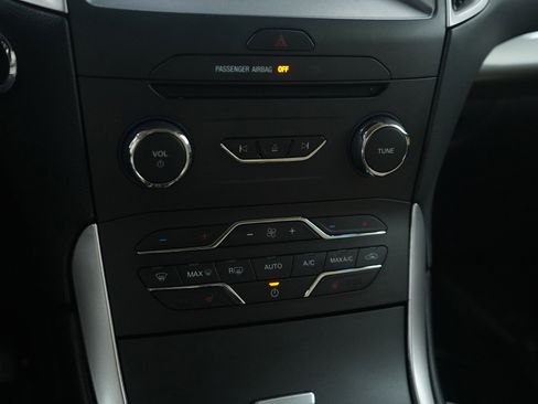 Used 2018 Ford Edge SEL w/ Equipment Group 201A image 23