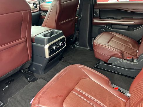 Certified 2024 Ford Expedition Limited image 13