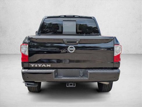 Used 2020 Nissan Titan SV w/ SV Convenience Package RWD image 6