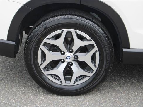 Used 2024 Subaru Forester Premium AWD/4WD image 9