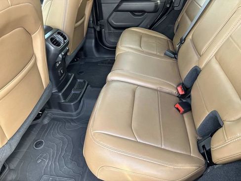 Used 2023 Jeep Wrangler Unlimited Sahara w/ Cold Weather Group AWD/4WD image 10