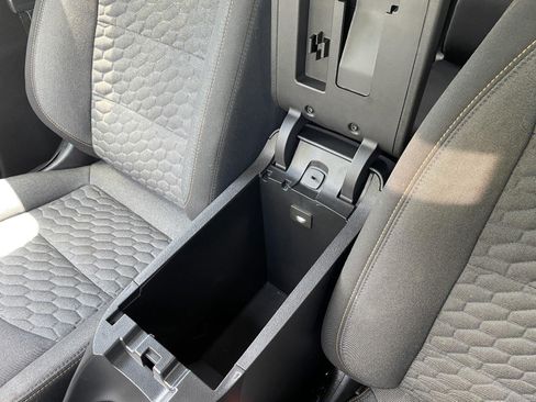 Used 2019 Chevrolet Equinox LT w/ Driver Convenience Package FWD image 29