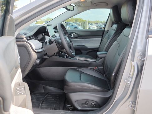 Used 2022 Jeep Compass Latitude image 10